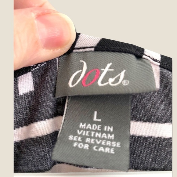 Dots black and white blouse - Picture 3 of 3